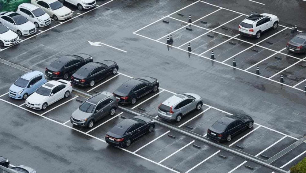 Low cost simple UHF automatic parking management