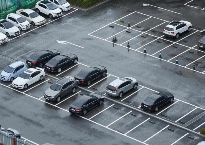 Low cost simple UHF automatic parking management